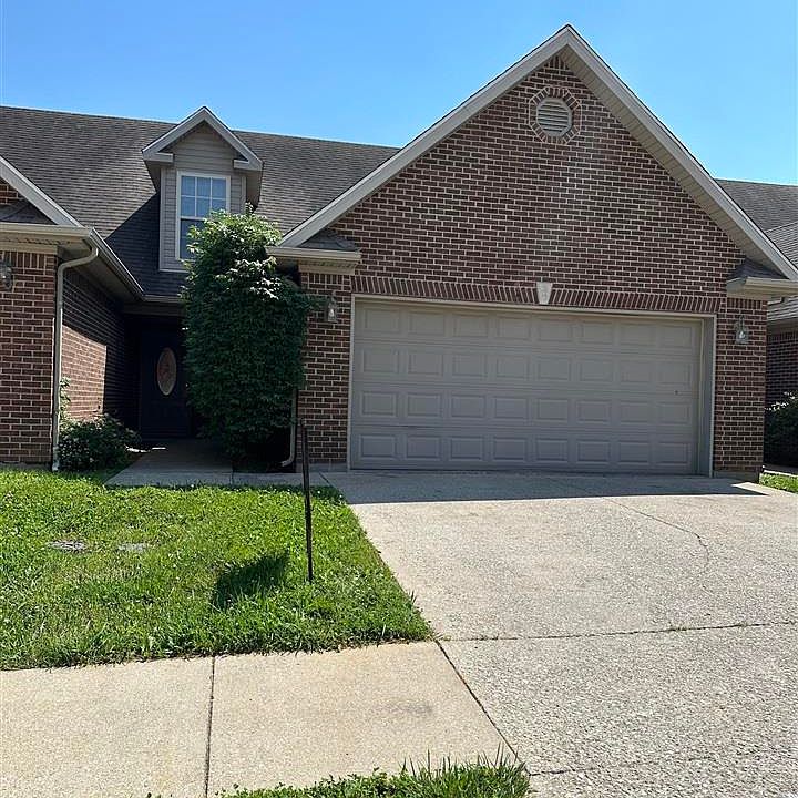 1st image of 132 Twin Lakes Dr