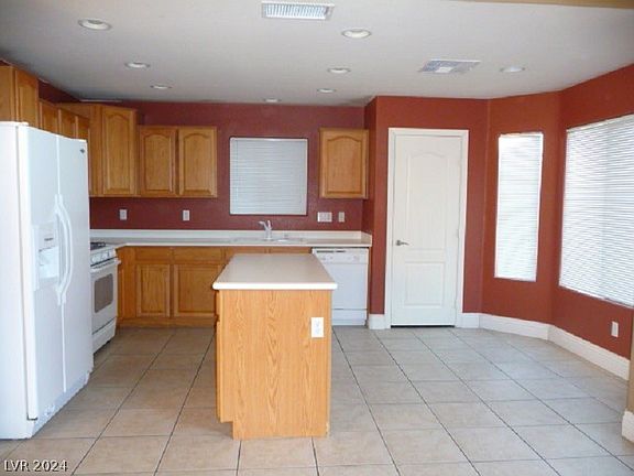 5th image of 7632 Breed Hill St