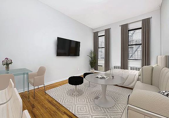 2nd image of 225 E 82nd St APT 4D