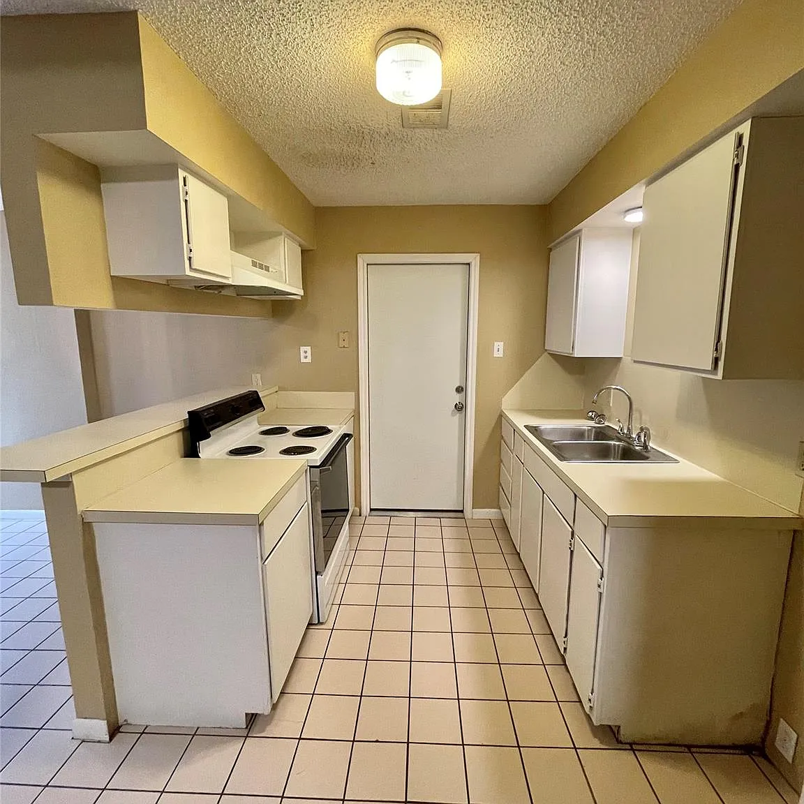 3 bed, 2.0 bath, 1027 sqft, $1,250 — Photo 4