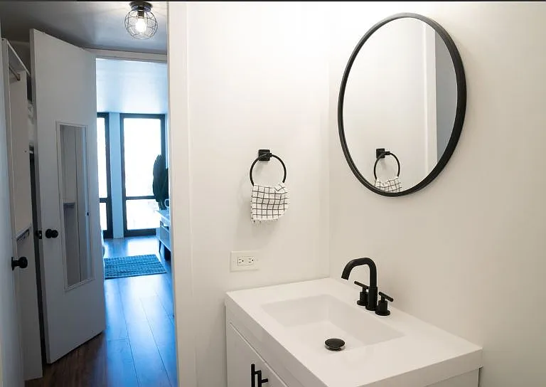 1 E Scott St #1802 — Photo 9