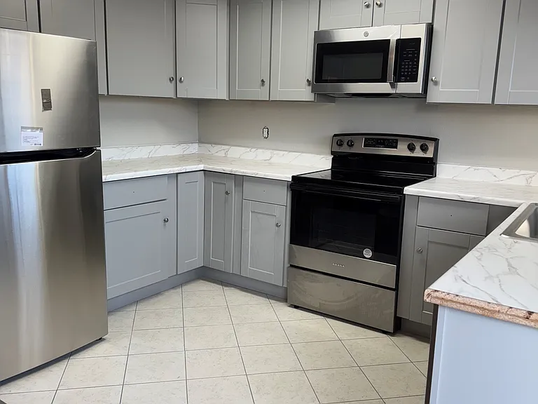806 E 4th Ave #6 — Photo 7