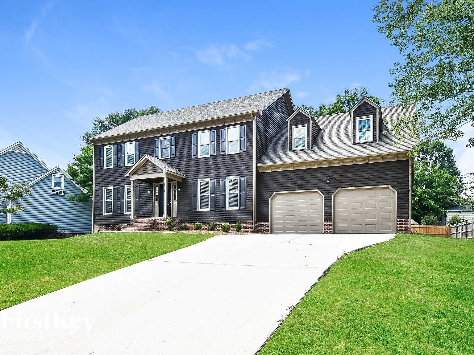 4 bed, 2.5 bath, 2800 sqft, $2,690 — Photo 2