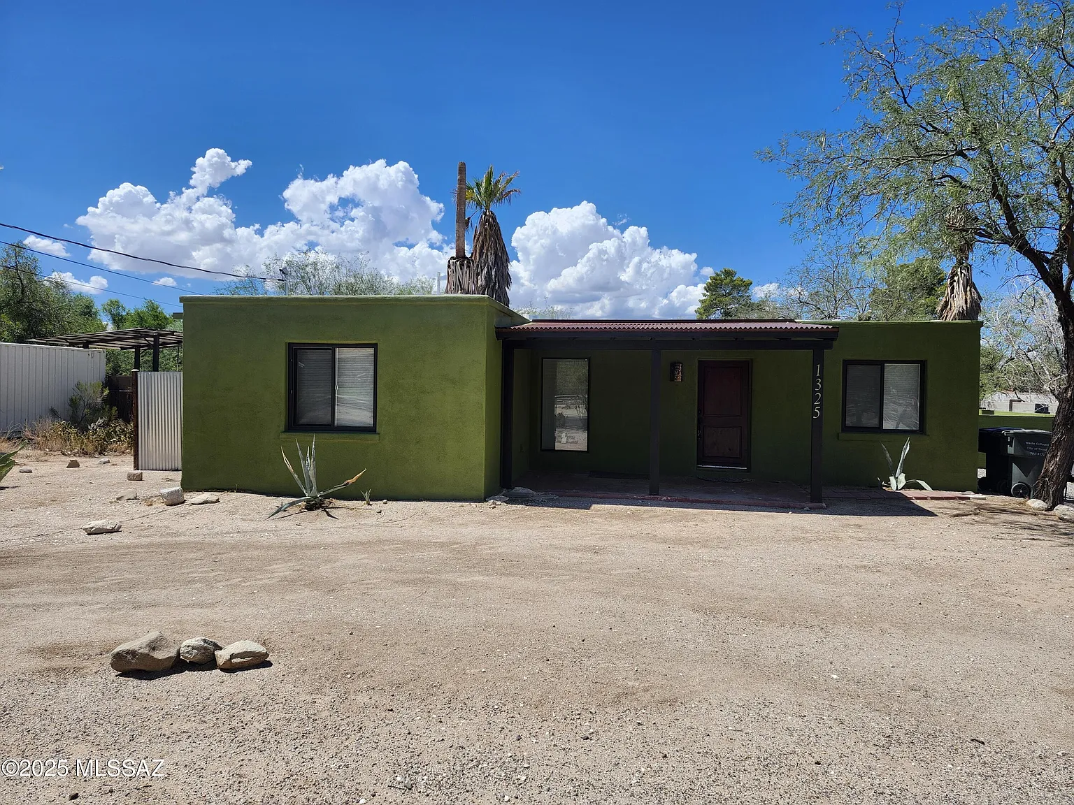 2 bed, 1.0 bath, 968 sqft, $1,550 — Photo 2