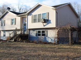 226 Quaker St, Wallkill, NY 12589