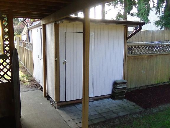 Private Yard & Storage Shed