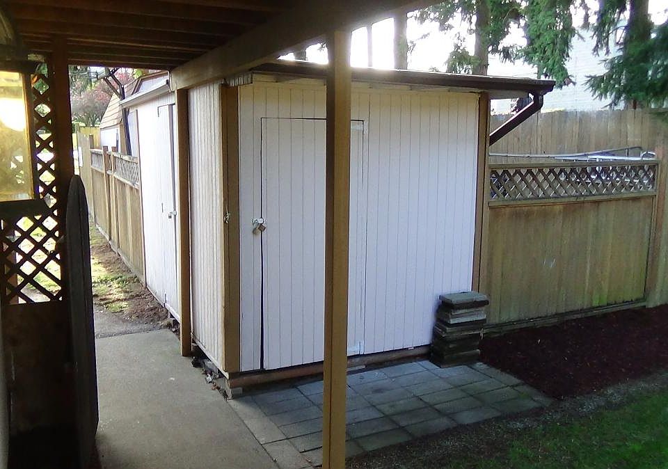 Private Yard & Storage Shed