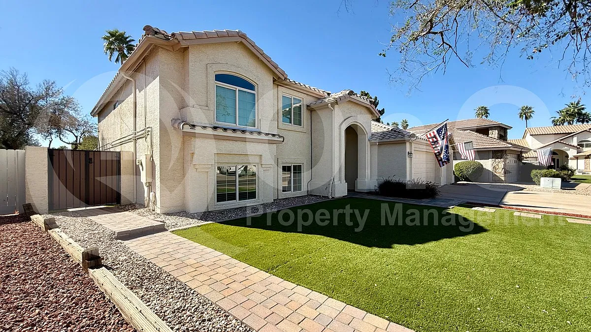 Building Photo - 1037 E Southshore Dr #2
