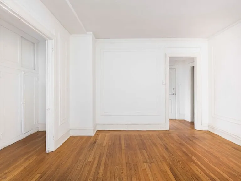 Embassy Apartments — Photo 14