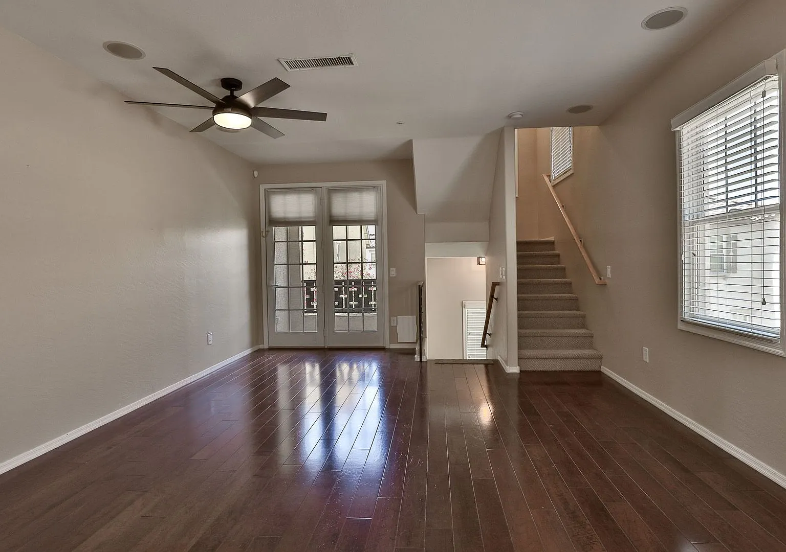 Beautiful Gilbert 3 bed/3 bath Home in The Gardens Community — Photo 3