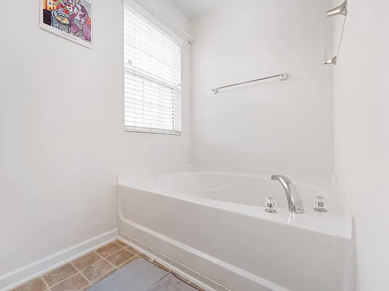 4 Suncrest Ct — Photo 22