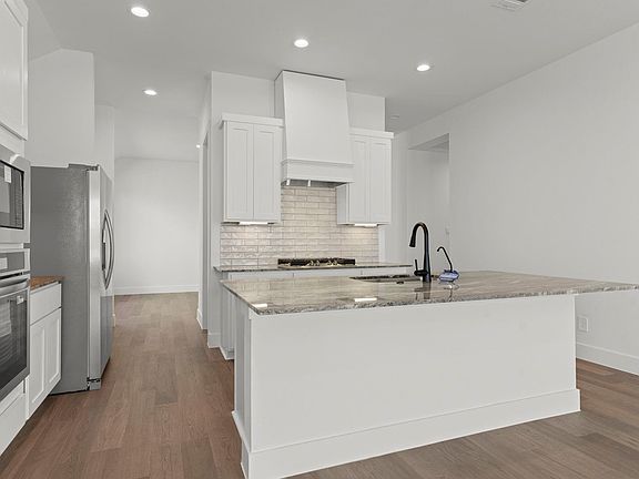 7th image of this home