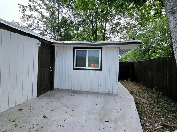 101 S Lockhart St #C, Manor, TX 78653