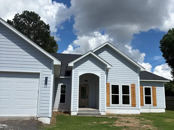 706 N Cedar St, Morrilton, AR 72110