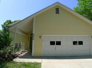 554 Kassel Ln, Chaska, MN 55318