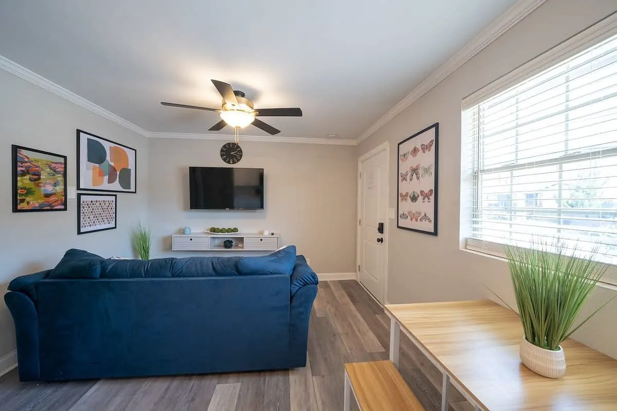1 bed, 400 sqft, $2,100 — Photo 4