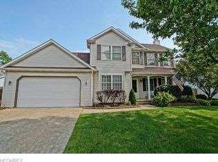 36635 Garretts Cove Dr, Eastlake, OH 44095