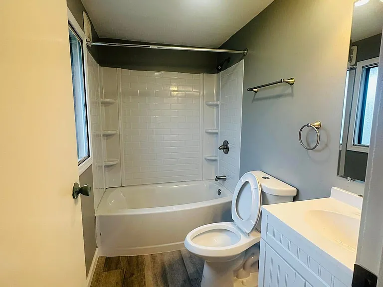 204 Phillips St — Photo 30