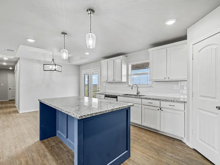 8807 N County Road 3200 — Photo 17