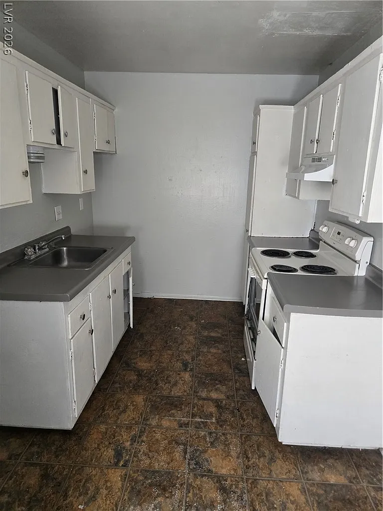 2 bed, 1.0 bath, 3008 sqft, $975 — Photo 4