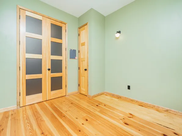 208 Starr Street image 6 of 17