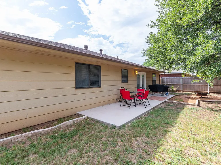 3818 Wake Forest Ln — Photo 30