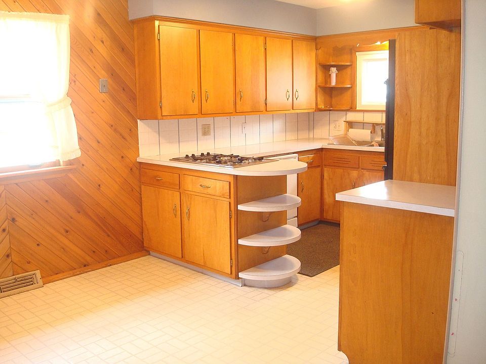 2nd image of 5383 Roland Dr