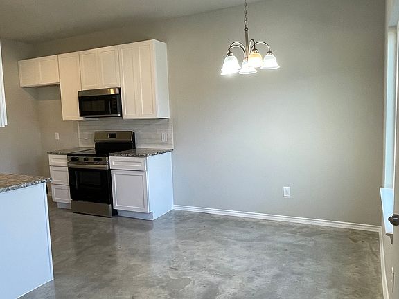 4th image of 20797 Dogwood Ln