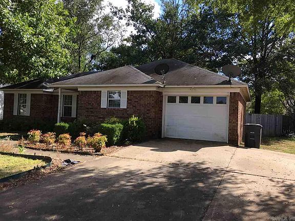 2nd image of 47 Hartwell Cir