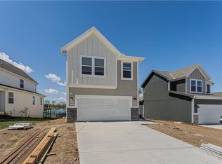 8712 SW Brickell Dr, Blue Springs, MO 64064