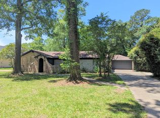 1852 Crystal Forest Dr, Conroe, TX 77306