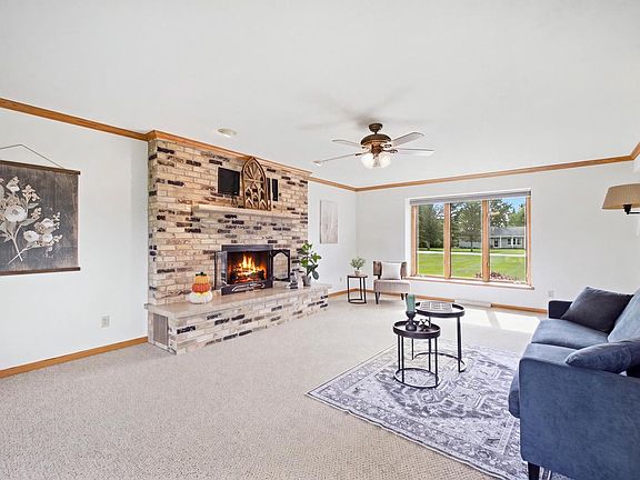 4th image of W2041 E River ROAD
