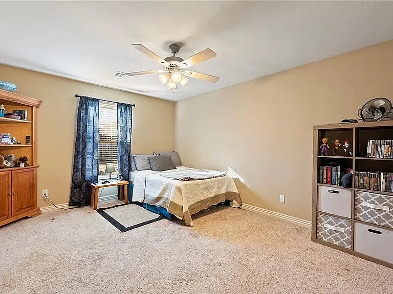 1200 Medway Ln — Photo 16