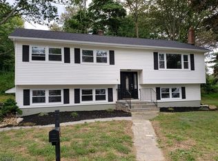 47 Shawnee Rd, Hopatcong, NJ 07843