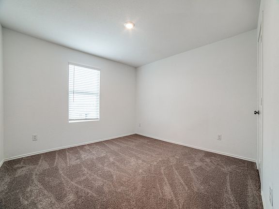 3rd image of 2922 Millican Dr