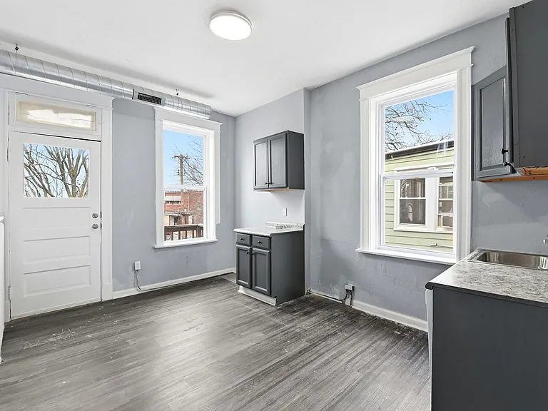 3623 Bamberger Ave #2F — Photo 6