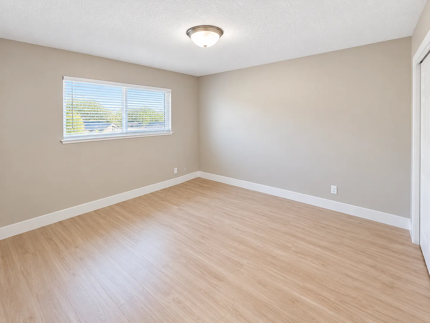 2 bed, 885 sqft, $1,545 — Photo 4