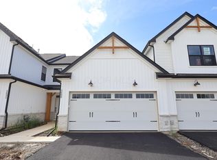 5688 Dutch Ln, Powell, OH 43065