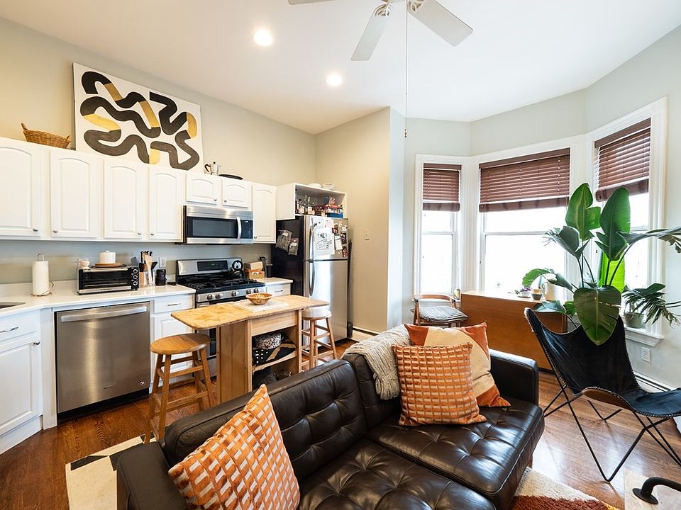 1st image of 25 Fort Ave #2