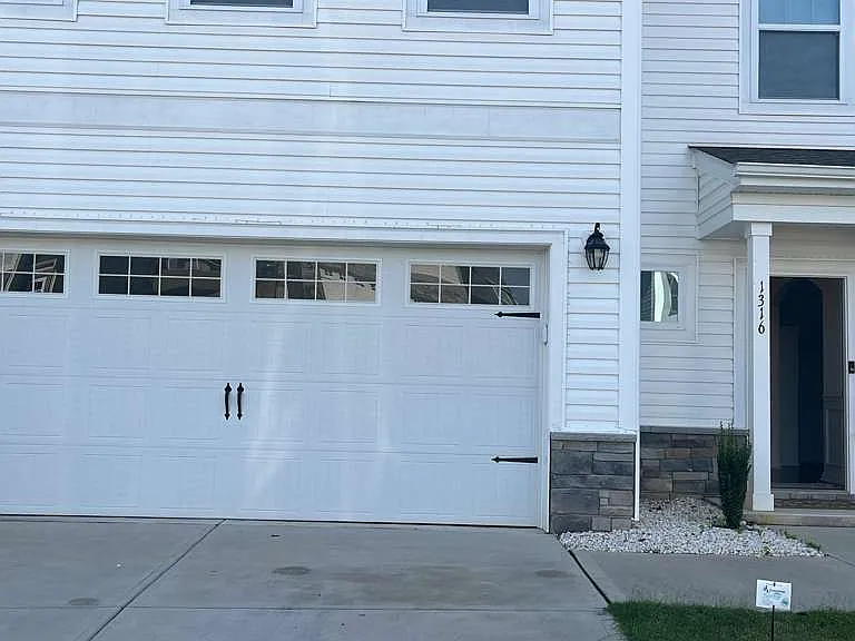 1316 Amos Park St — Photo 9