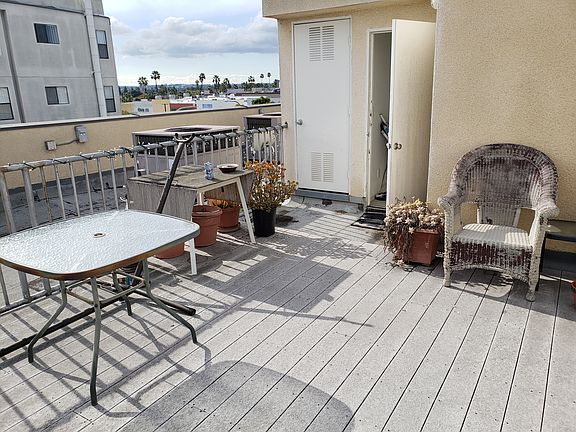 Rooftop balcony space.