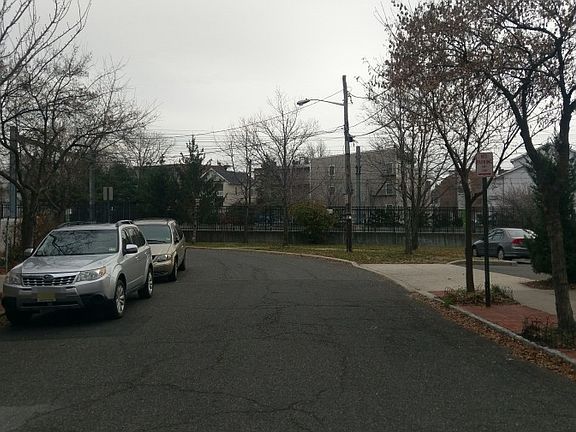 5th image of 31 Grant St Unit A