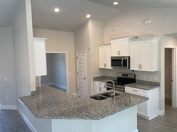 2nd image of 17433 Edgewater Dr