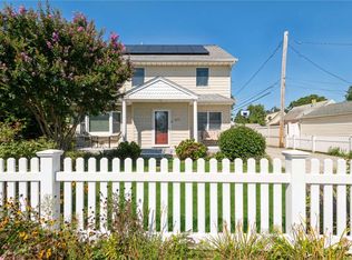 128 Edgeworth St, Valley Stream, NY 11581