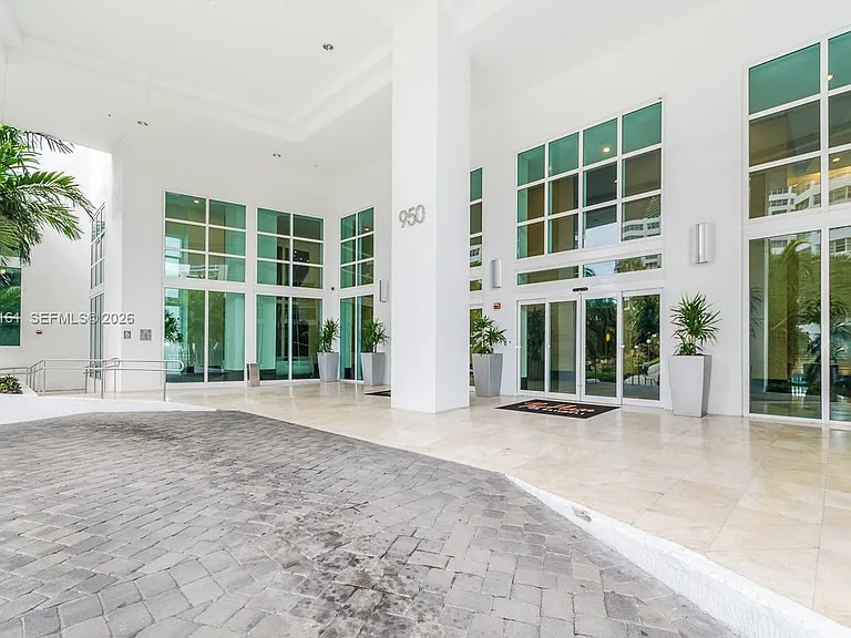 950 Brickell Bay Dr #1701 — Photo 24