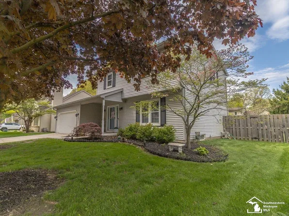 8883 Tanglewood Rd, Temperance, MI 48182