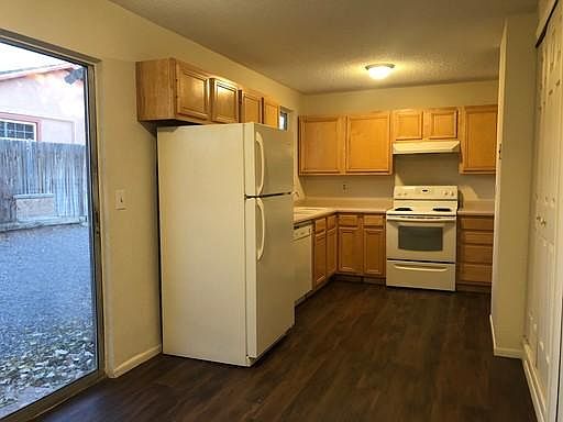 3rd image of 2604 Edgecliff Dr
