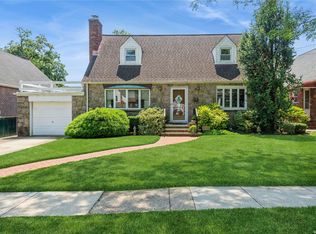 356 Carnation Ave, Floral Park, NY 11001
