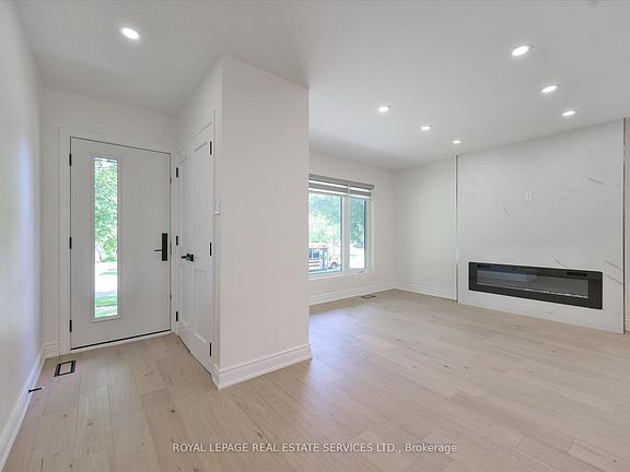 4th image of 18 Celestine Dr
