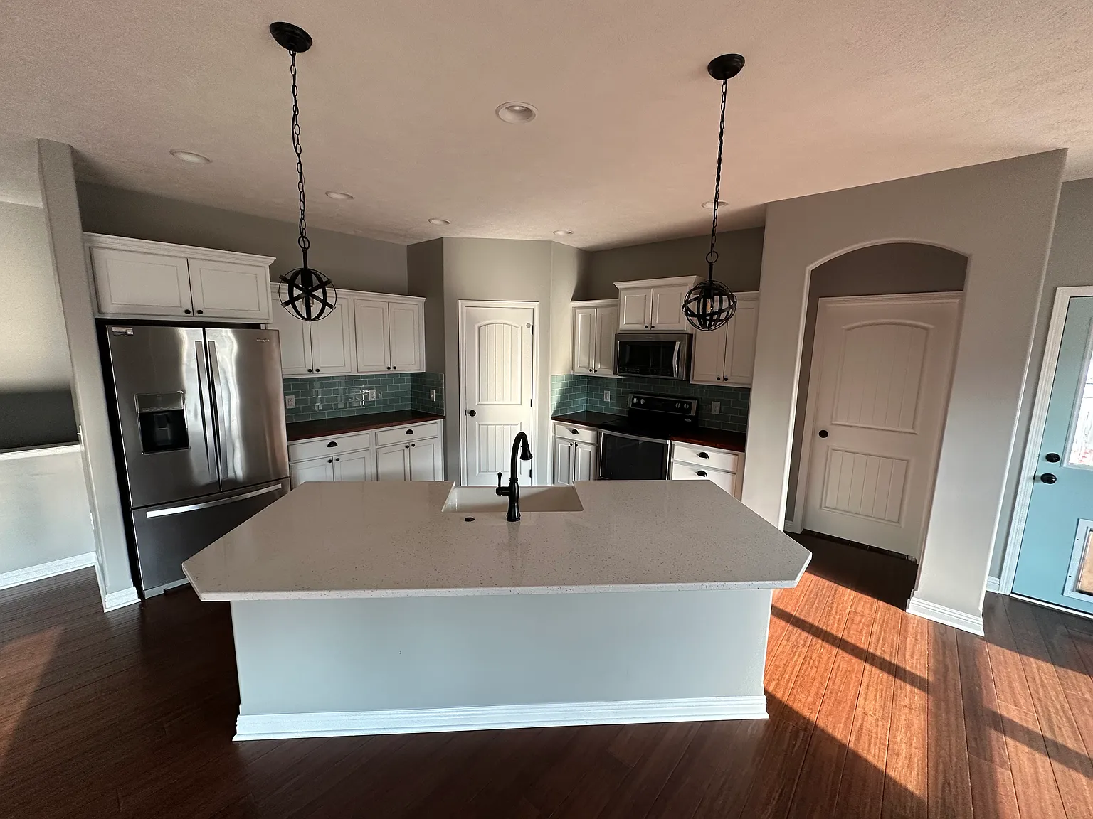 4 bed, 2903 sqft, $2,950 — Photo 3